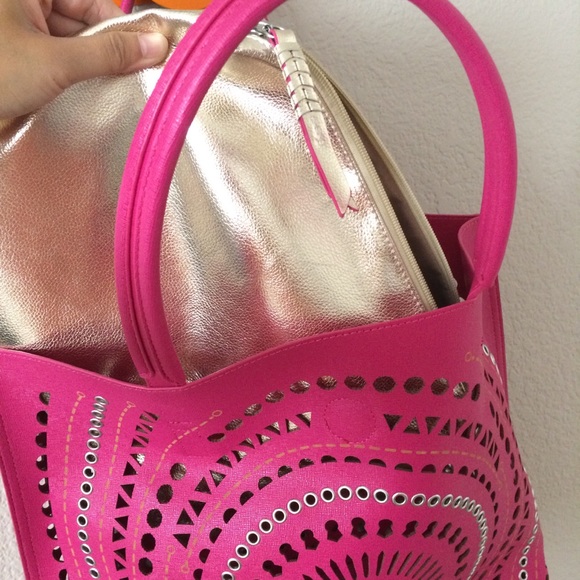 Chinese Laundry large tote bag - Picture 3 of 6